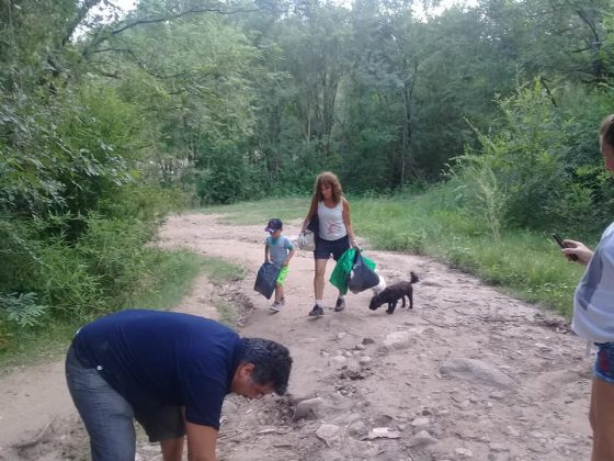 anisacate 5 - Anisacate: vecinos limpiaron la rivera del río