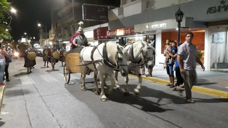 reyes soldados I - Cientos de niños se deleitaron con los Reyes Magos