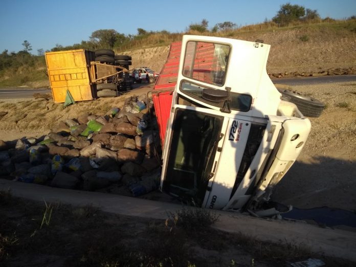 accidente camion leña