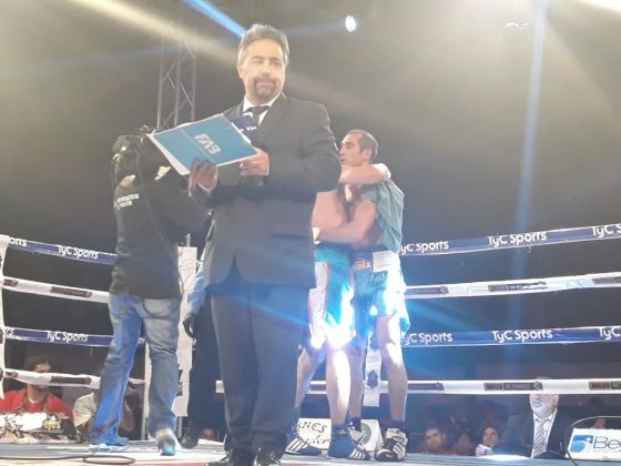 boxeo abrazo - Coria venció a "Fofi" Moreschi y se quedó con el título provincial