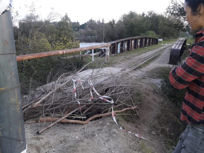 puente negro agujero