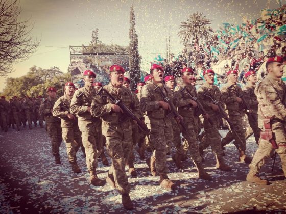 Jura soldados II - Miles de niños de la zona juraron la bandera, ante la presencia del gobernador Schiaretti