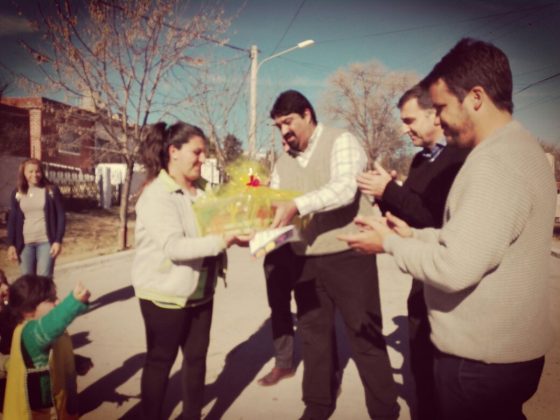 acto bandera liniers1 - La escuela Santiago de Liniers conmemoró el día de la Bandera