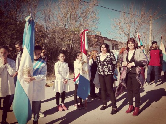 acto bandera liniers6 - La escuela Santiago de Liniers conmemoró el día de la Bandera