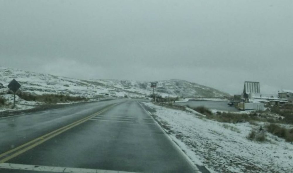 camino altas cumbres nevada C3 - Cortan el Camino a las Altas Cumbres por hielo en la calzada