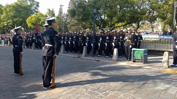 jura soldadoss - Miles de niños de la zona juraron la bandera, ante la presencia del gobernador Schiaretti
