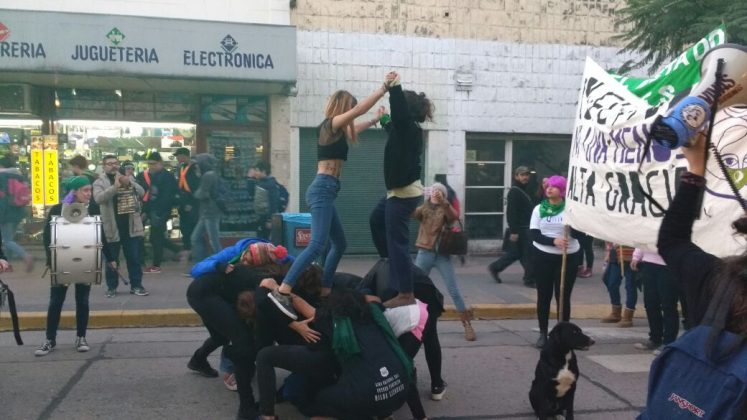 marcha ni una menos 2018 4 - A dos semanas del femicidio de Maddalena, Alta Gracia marchó por #niunamenos