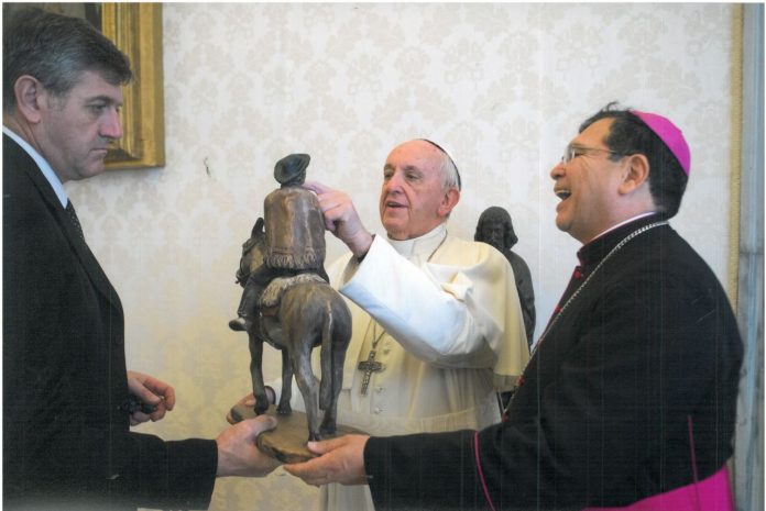 papa-escultura icardona