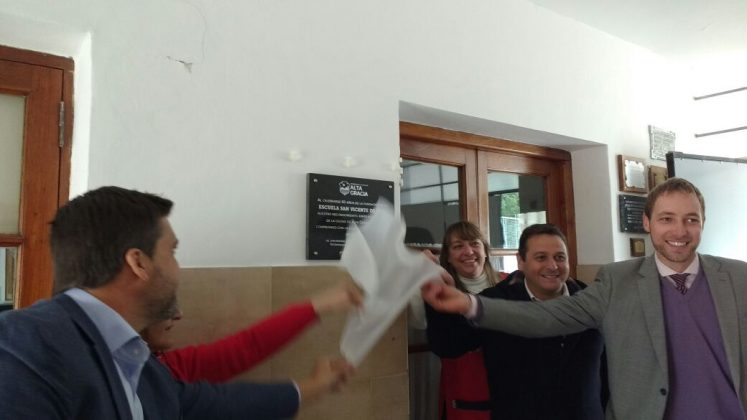 san vicente placa - La Escuela San Vicente de Paul celebró sus 60 años