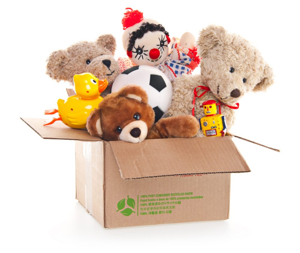 juguetes donacion - Un corte por un regalo de la Coordinadora 27 de mayo