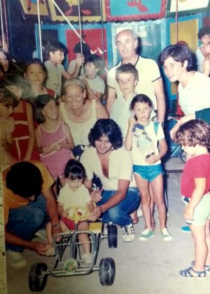 calesita niños III E - Infancia retro: ¿Conocés la historia de Bebelandia?