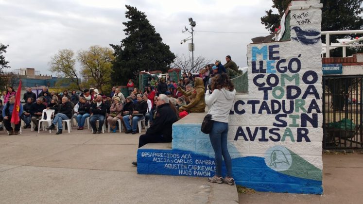 estatua emi pintada - Inauguraron la estatua de Emi D´Ambra en el Anfiteatro de La Memoria