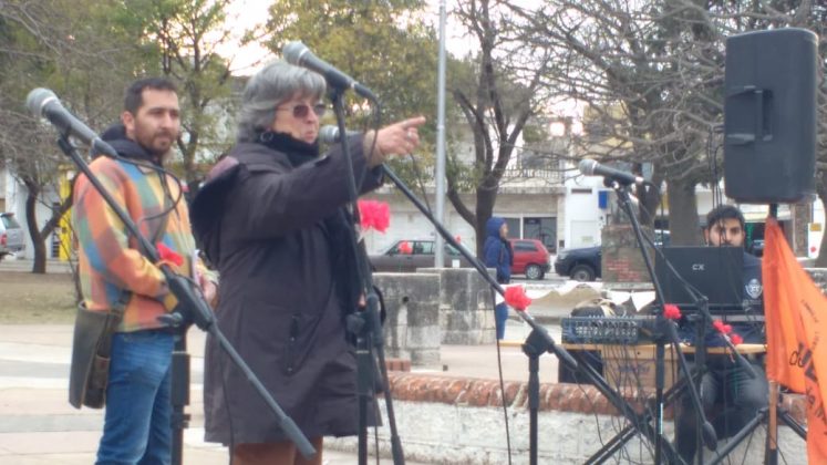 estatua emi sara - Inauguraron la estatua de Emi D´Ambra en el Anfiteatro de La Memoria
