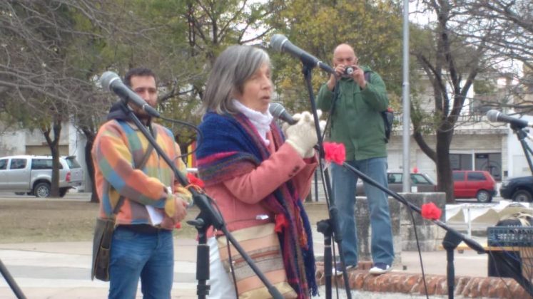 estatua emi sonia - Inauguraron la estatua de Emi D´Ambra en el Anfiteatro de La Memoria
