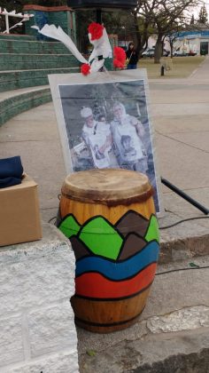 estatua emi tambor - Inauguraron la estatua de Emi D´Ambra en el Anfiteatro de La Memoria