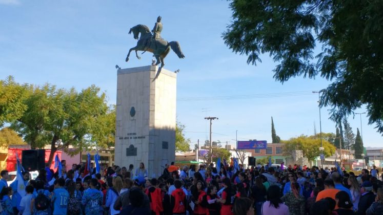 san martin monumento - Se llevó a cabo un emotivo acto por la muerte del General San Martín