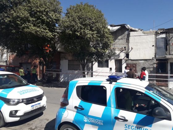 construccion precaria 1 - Por peligro de derrumbe, clausuraron una construcción precaria