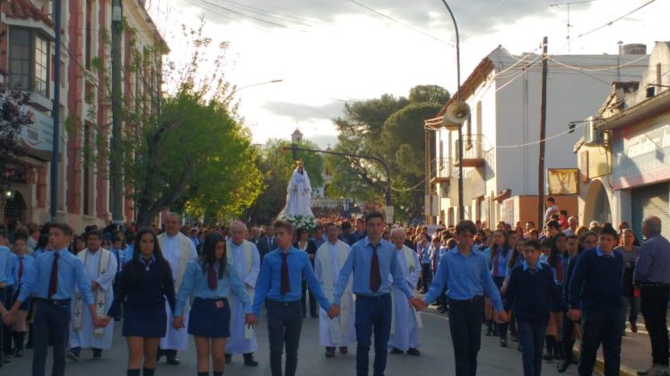 merced policia - Miles de fieles veneraron a la Virgen de La Merced