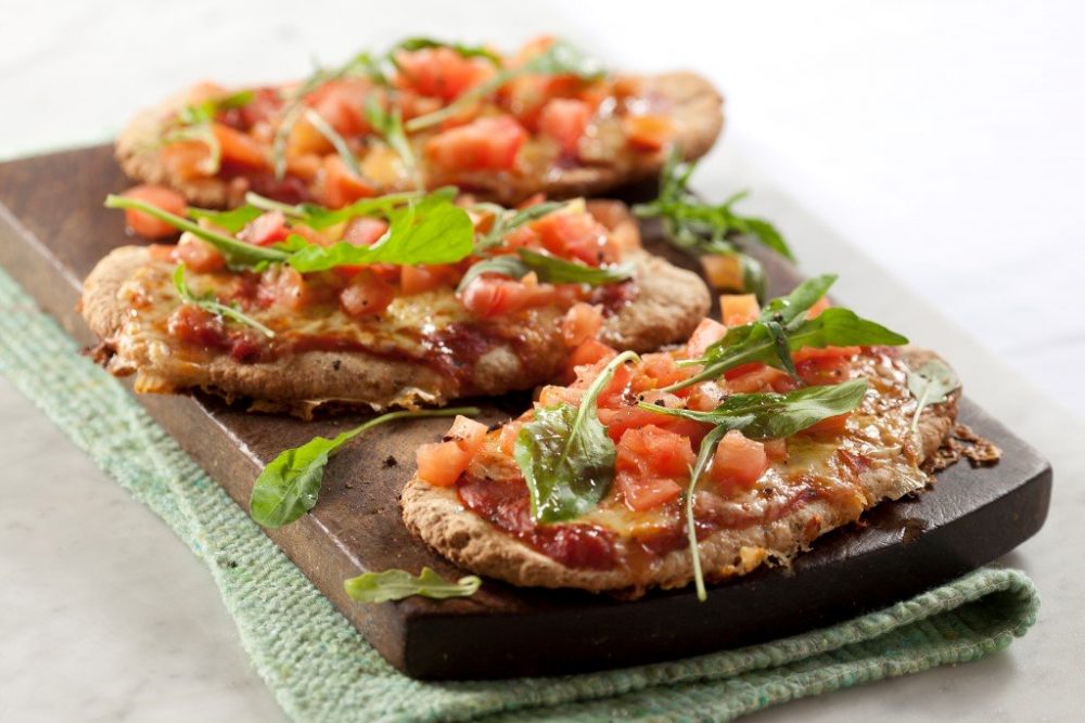 pizzas integrales - Pizza integral de tomate y rúcula