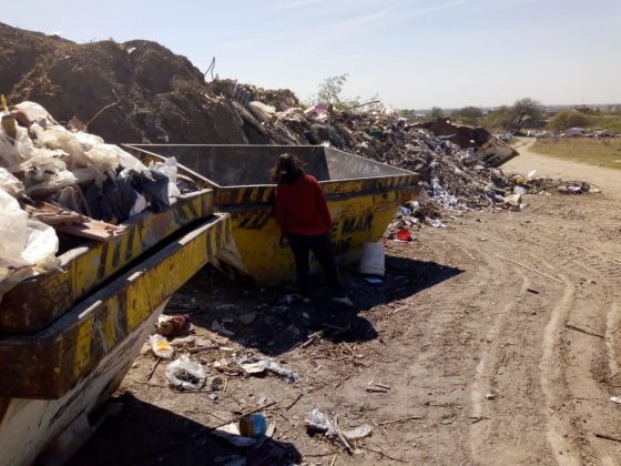 basura la perla 3 - La Perla: preocupación por la acumulación de basura fuera y dentro del predio del exbasural