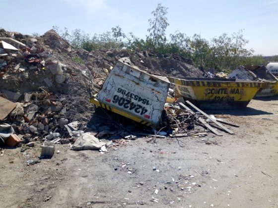 basura la perla 5 - La Perla: preocupación por la acumulación de basura fuera y dentro del predio del exbasural