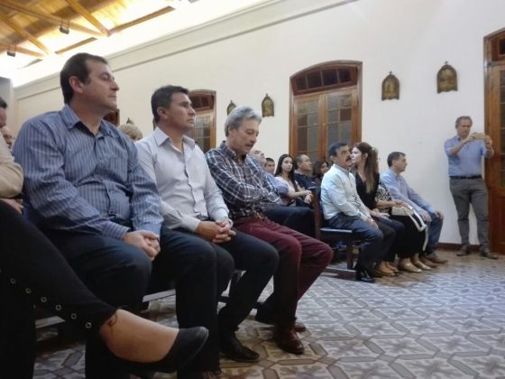 misa x de la sota 2 - Con una iglesia colmada, recordaron el mes del fallecimiento de De la Sota