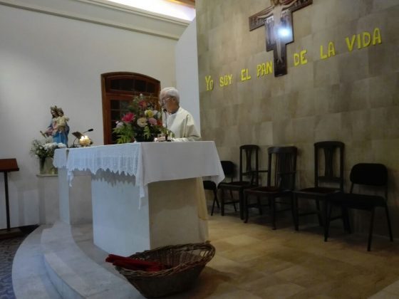 misa x de la sota 3 - Con una iglesia colmada, recordaron el mes del fallecimiento de De la Sota