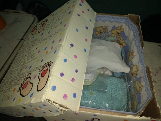 EXPOCOMUNICACION CAJA BEBE - “Produciendo emociones, despertando sonrisas” dona cajas con ajuares al Hospital Illia