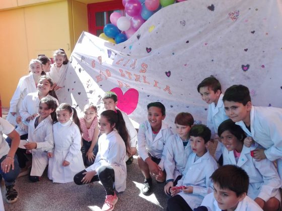 despedida stella colazo liniers 10 - La docente Stella Colazo, luego de 30 años, tuvo una emotiva despedida