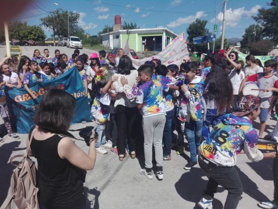 despedida stella colazo liniers 2 - La docente Stella Colazo, luego de 30 años, tuvo una emotiva despedida