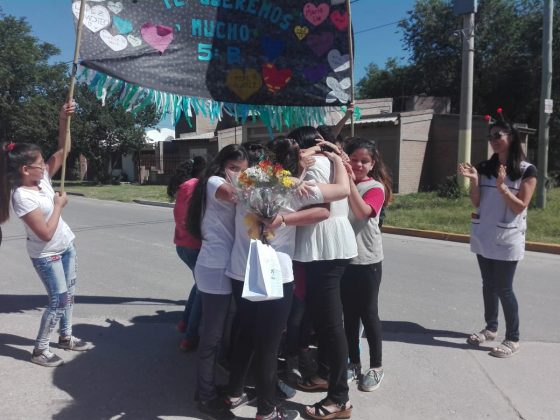 despedida stella colazo liniers 4 - La docente Stella Colazo, luego de 30 años, tuvo una emotiva despedida