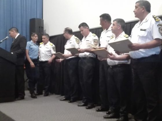 reconocimiento policia 4 - Homenajearon a efectivos policiales por su labor en las calles