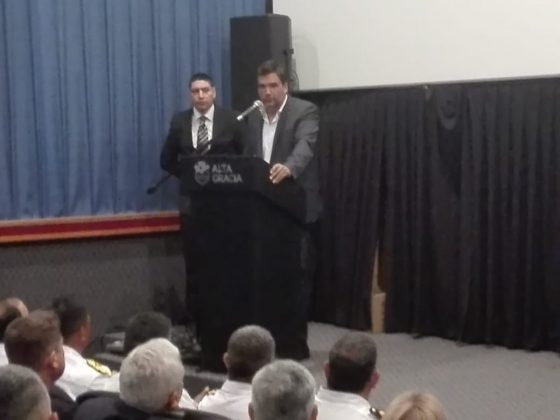 reconocimiento policia - Homenajearon a efectivos policiales por su labor en las calles