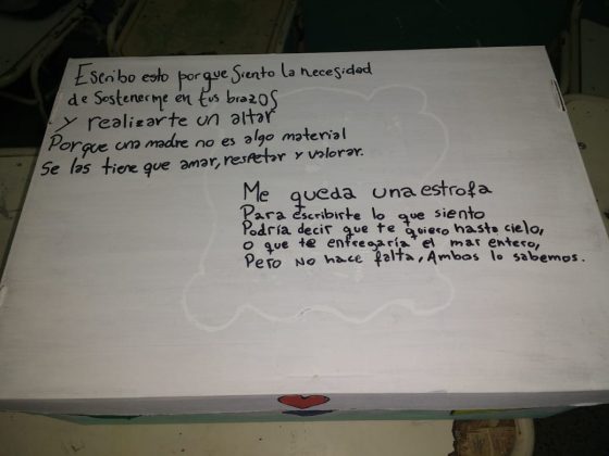 EXPO POESIA - “Produciendo emociones, despertando sonrisas” dona cajas con ajuares al Hospital Illia