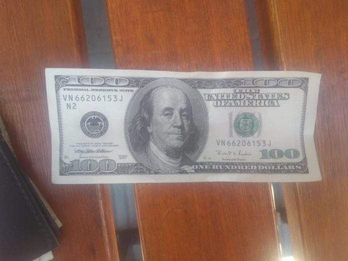 billete falso 100 dolares