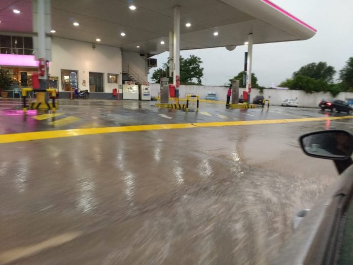 agua en lucas v cordoba y rossi