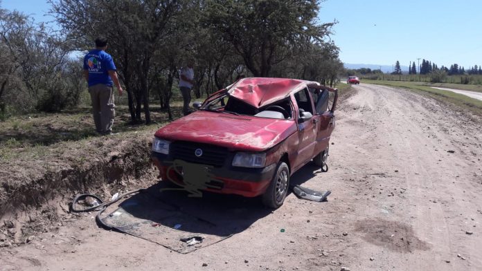 volco auto en dique chico