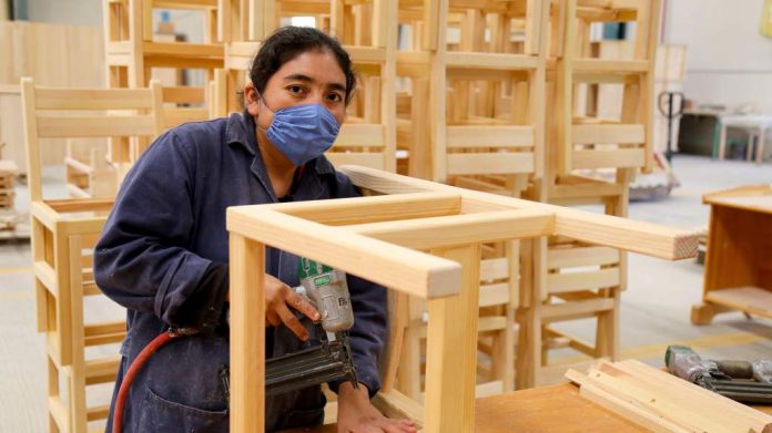 mujer y trabajo por mi