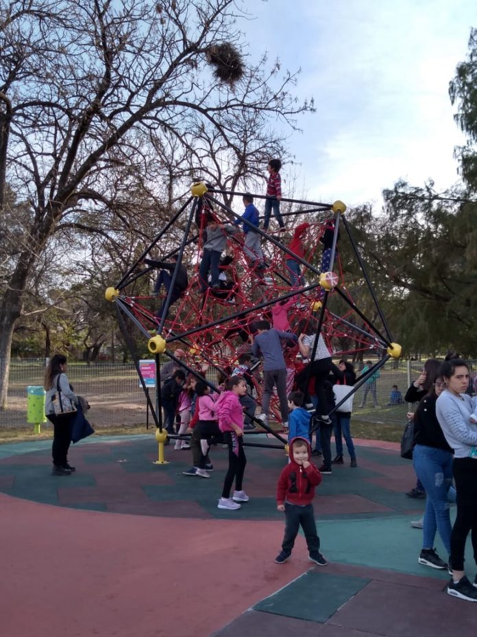 parque niños juego