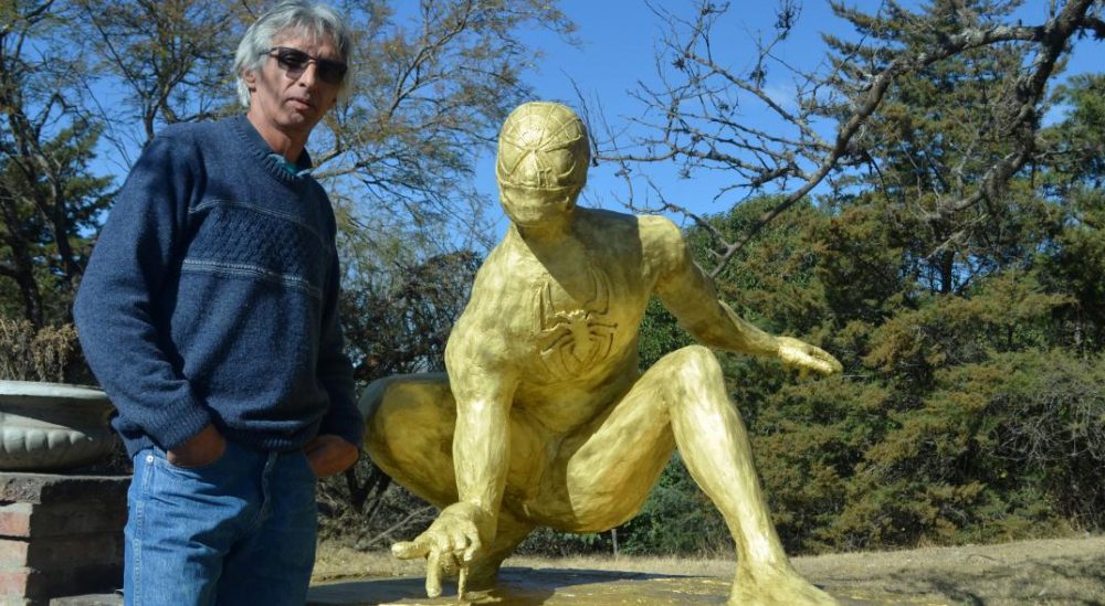 escultura oncologicos - Esculpe superhéroes con barbijos para niños con cáncer