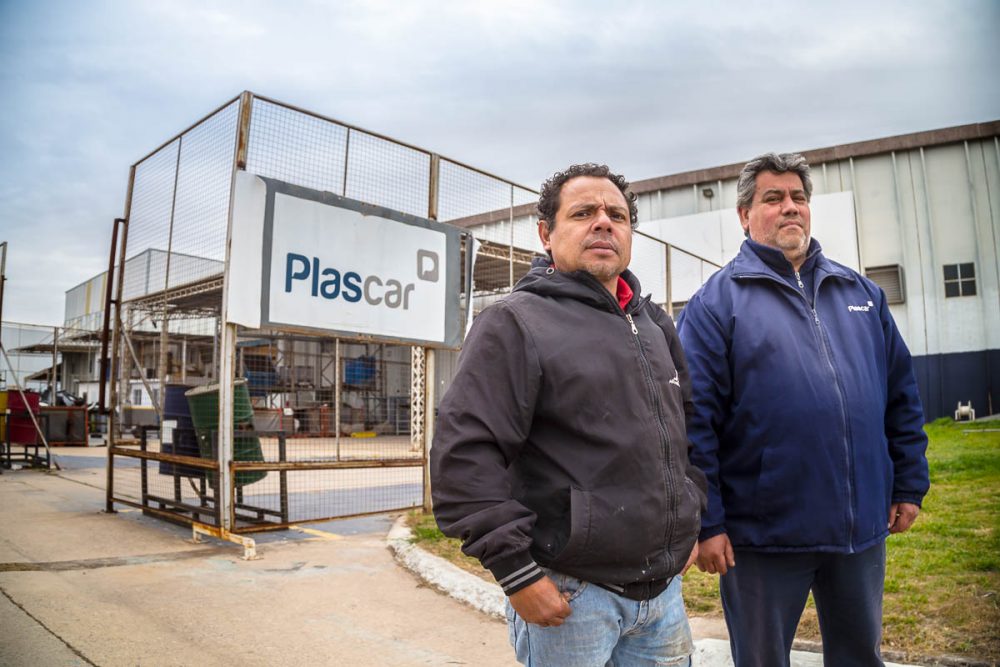 plascar - Trabajadores de la ex Plascar: “Un ancla de titanio para un bote de madera”