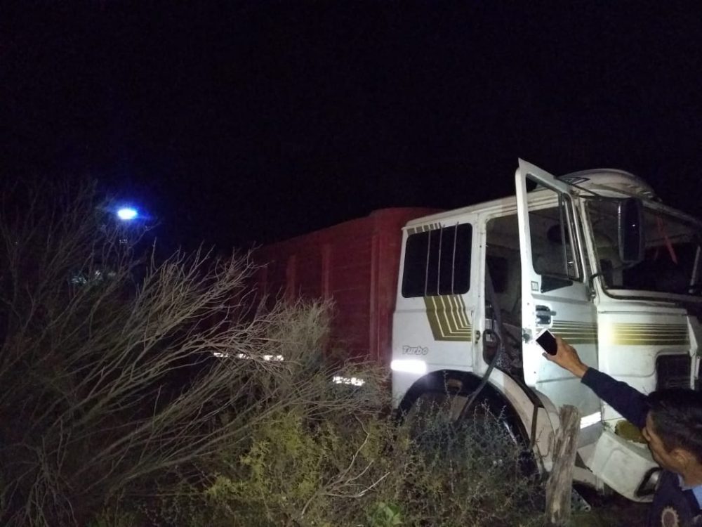 WhatsApp Image 2019 09 16 at 08.20.55 - Un camión se quedó sin frenos y cayó a un barranco