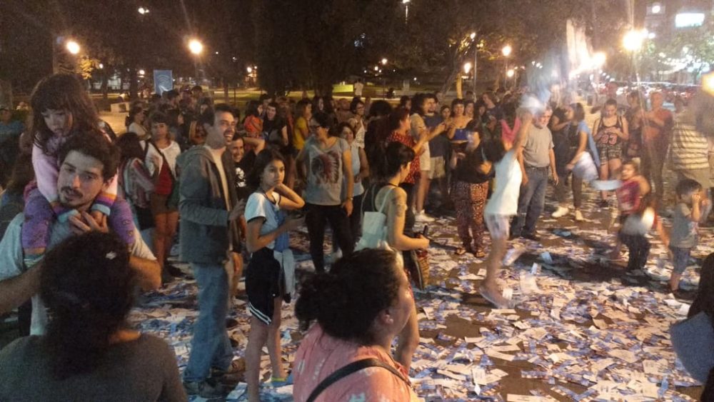 FF triunfo festejos ag - Festejos en Alta Gracia por triunfo de Fernández