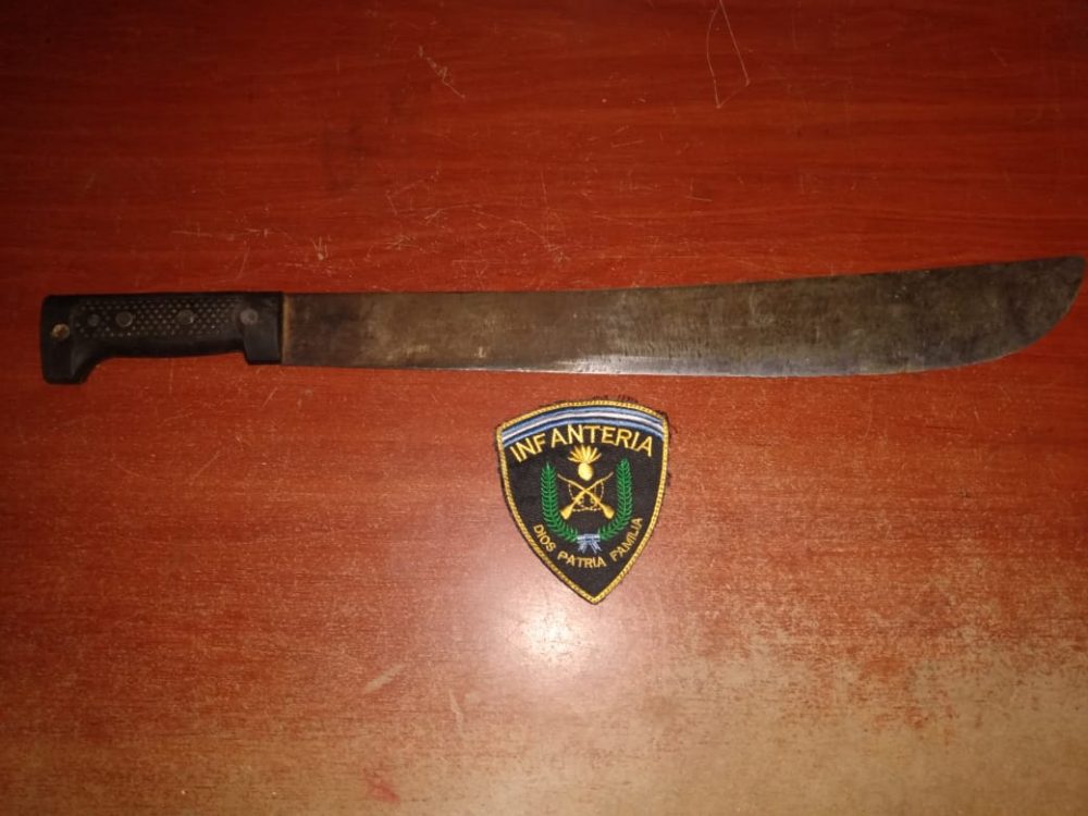 WhatsApp Image 2019 10 25 at 08.34.49 - Amenazó con un machete a familiares y personal policial