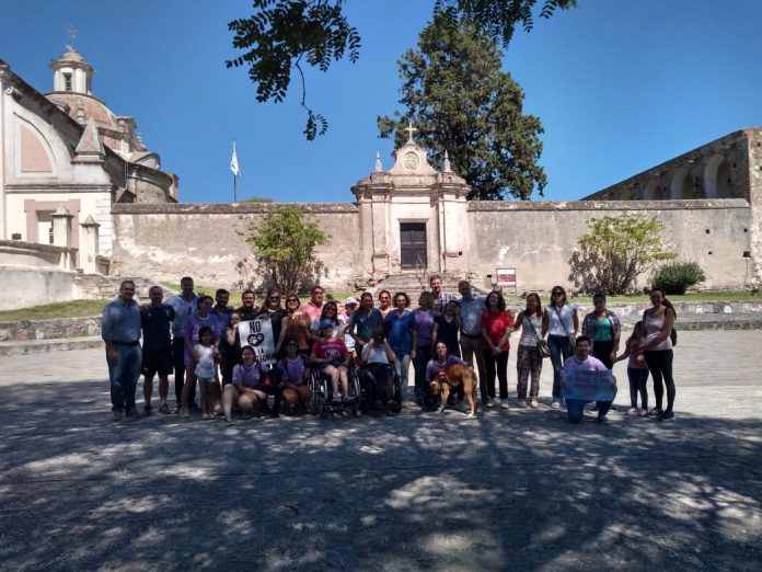 abrazo solidario contra pirotecnia