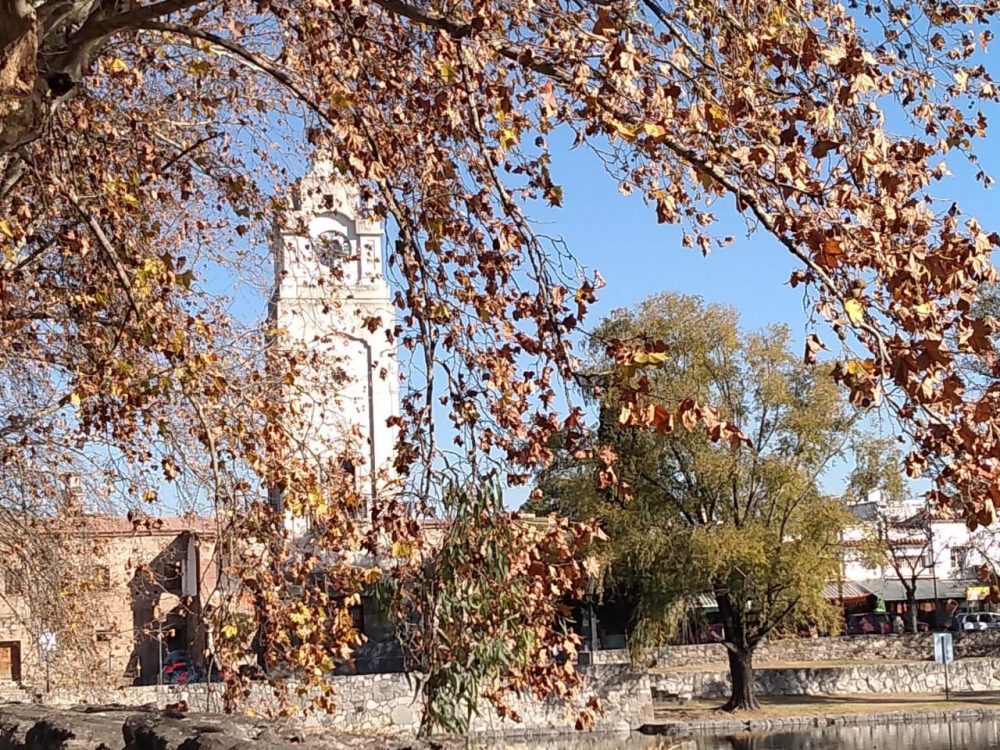 reloj otoño buen tiempo - Miércoles primaveral en Alta Gracia