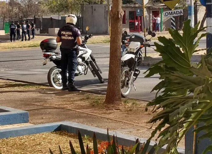 hombre secuestro hijos