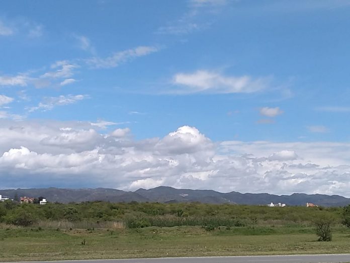 parcialmente nublado sierras