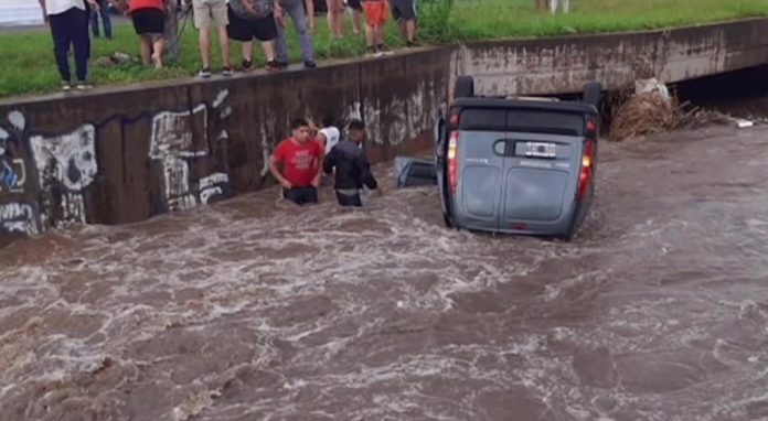 rescatados alcantarilla LVI