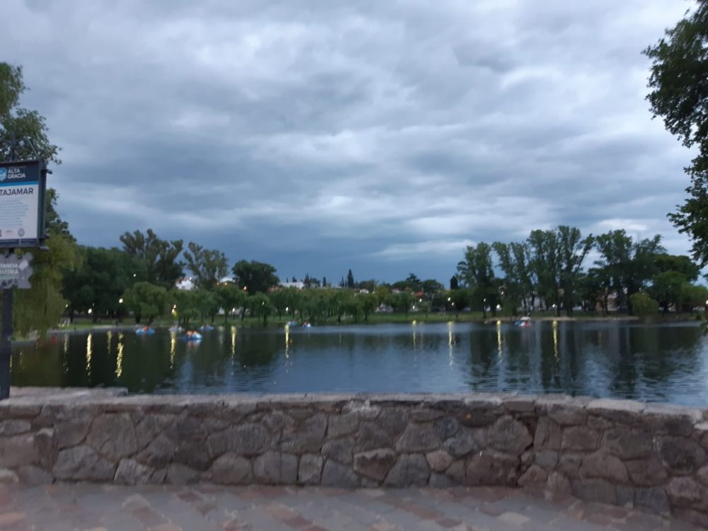 nublado clima tormenta tajamar lluvias - Martes inestable: máxima 20 grados